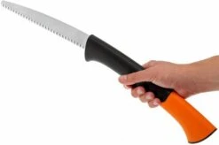 Fiskars Xtract Branches Saw SW75 -Best Outdoor Equipment F123880 04 fiskars xtract zaag sw75 f123880 d4